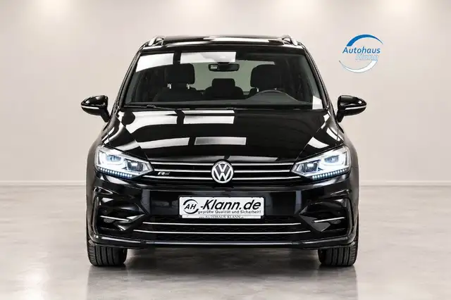 Volkswagen Touran view 2