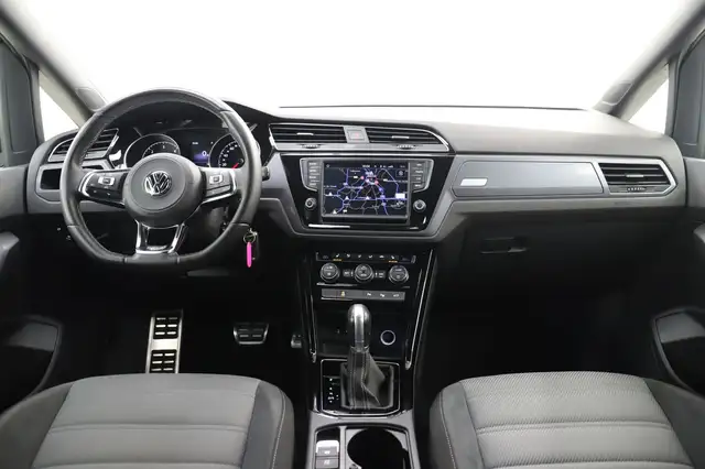 Volkswagen Touran view 15