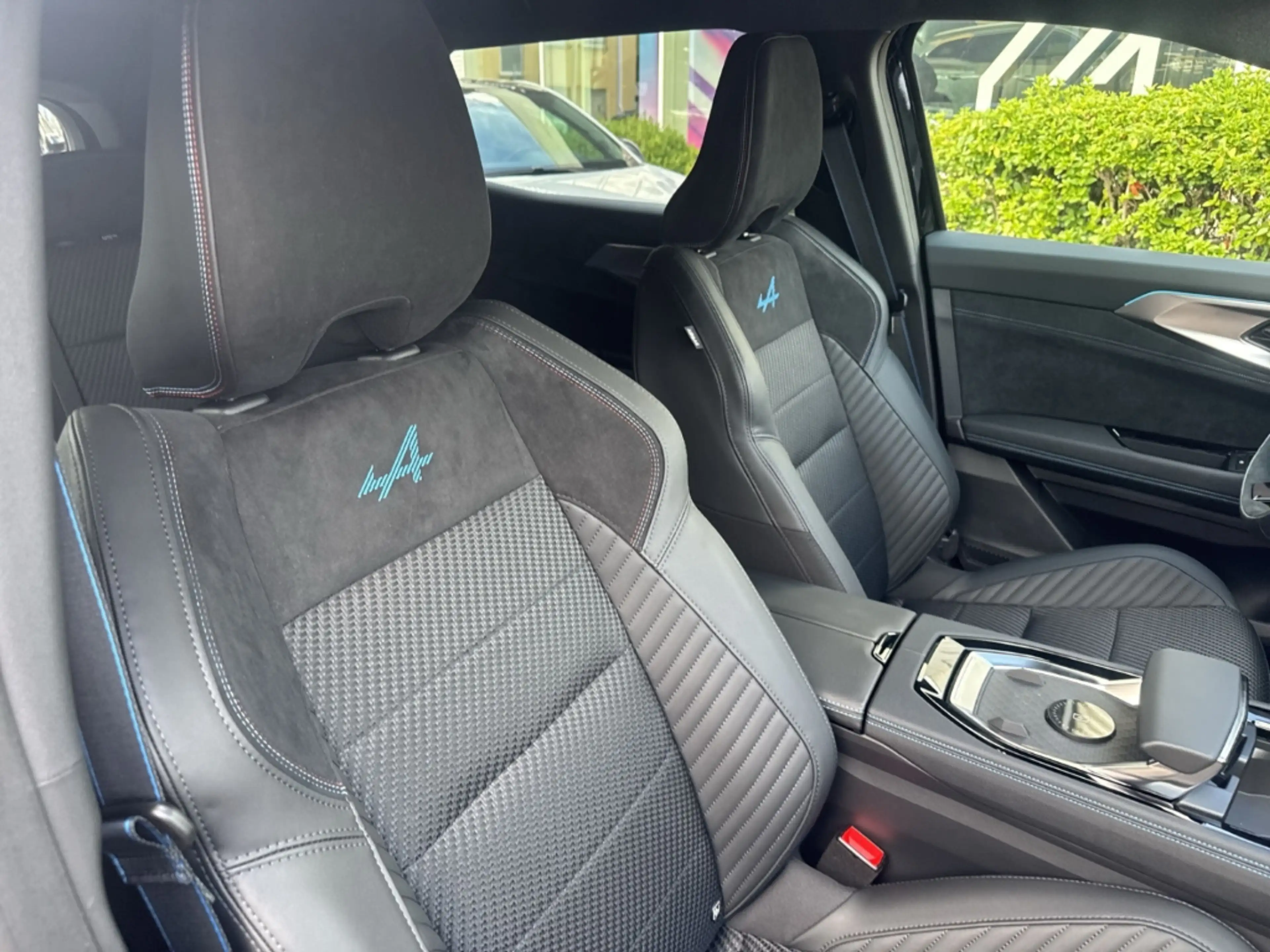 Renault Espace VI Esprit Alpine E-Tech Hybrid 7-Sitzer — photo 9