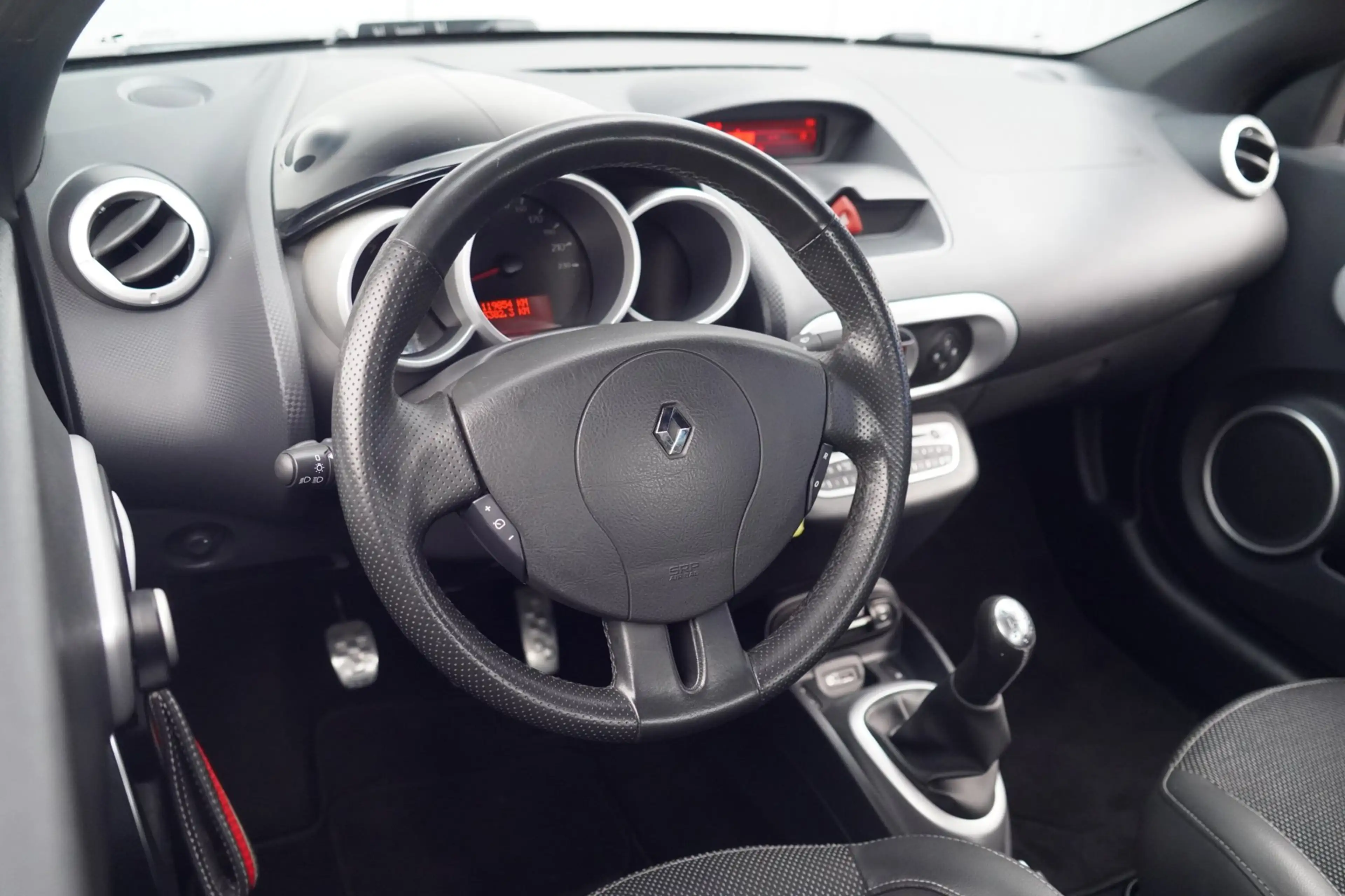 Renault Wind 1.6-16V Exception / NL-Auto / 119dkm NAP / Climate — photo 9