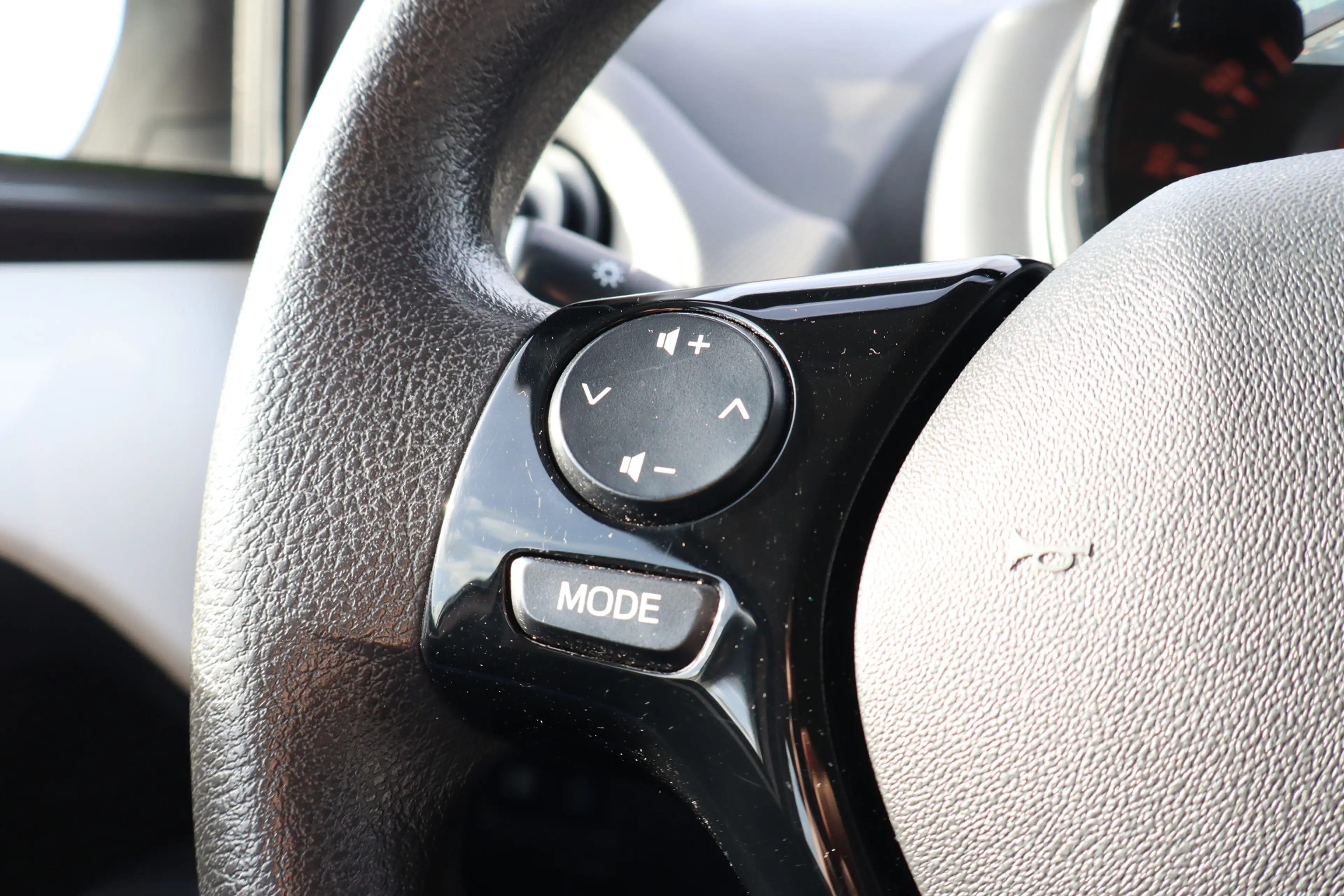 Peugeot 108 1.0 e-VTi Active Nederlandse Auto/Airco/Elektrisch — photo 12