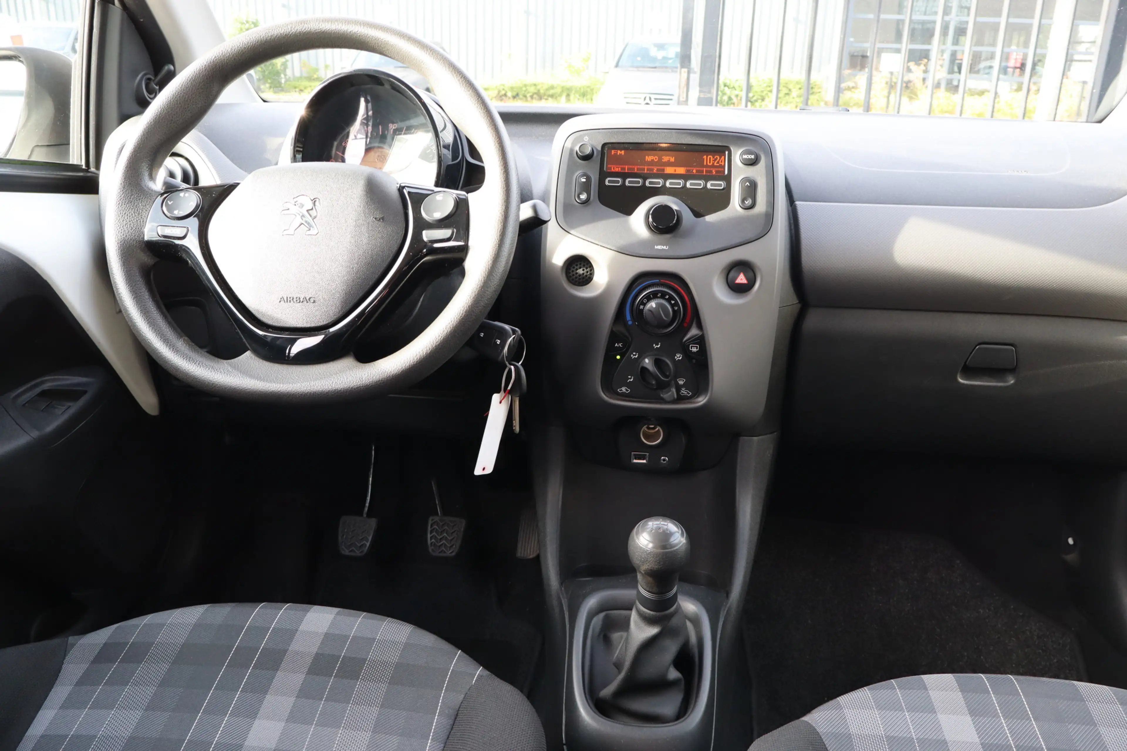 Peugeot 108 1.0 e-VTi Active Nederlandse Auto/Airco/Elektrisch — photo 11