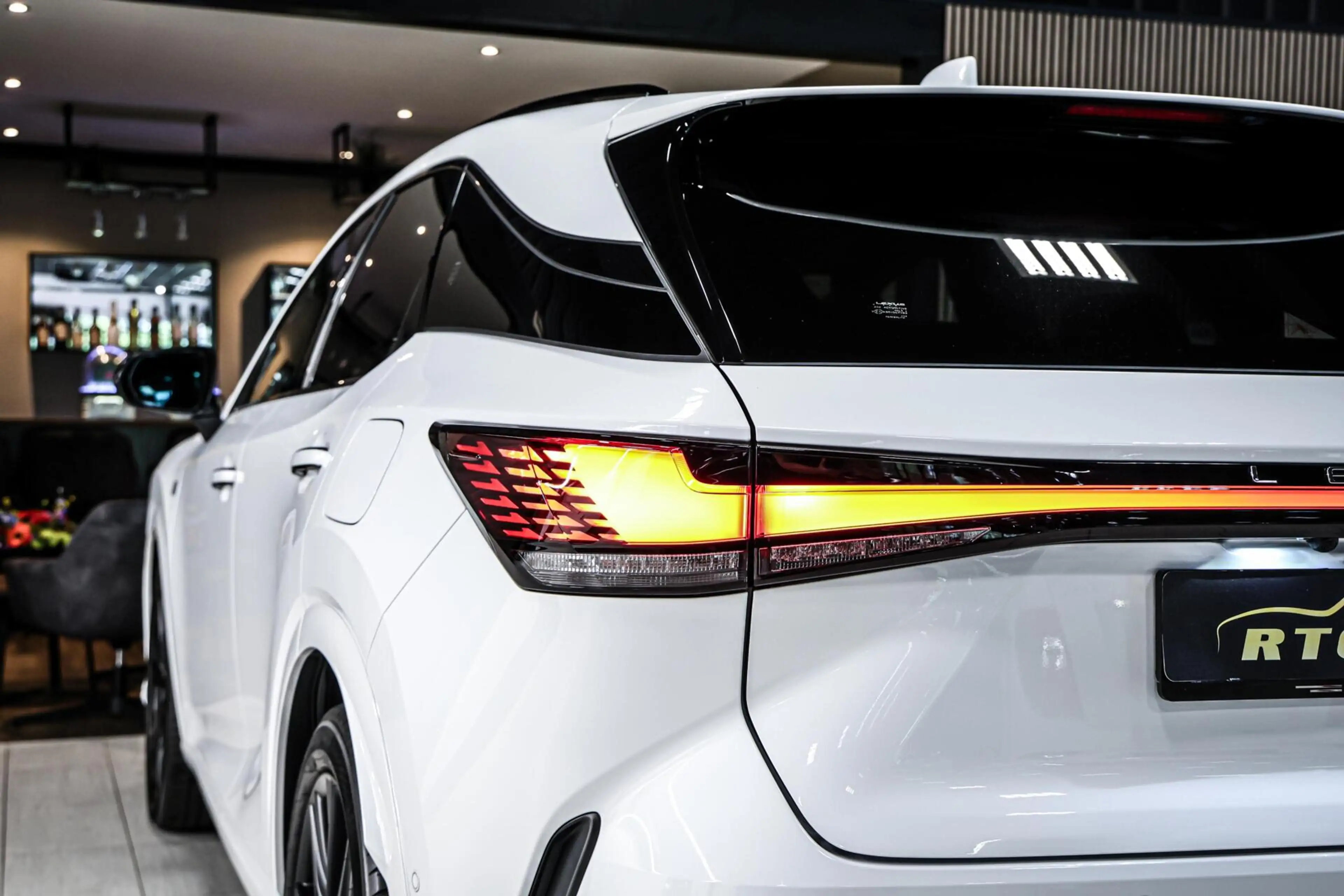 Lexus RX 500h F Sport Line|Pano|Leer|360 Camera|Stuur/Stoelverwa — photo 14