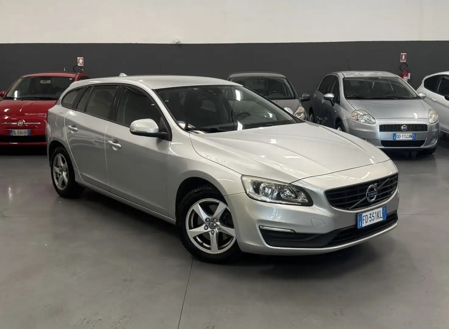 Volvo V60 2.0 NAVIGATORE BLUETOOTH (EURO6) - 1