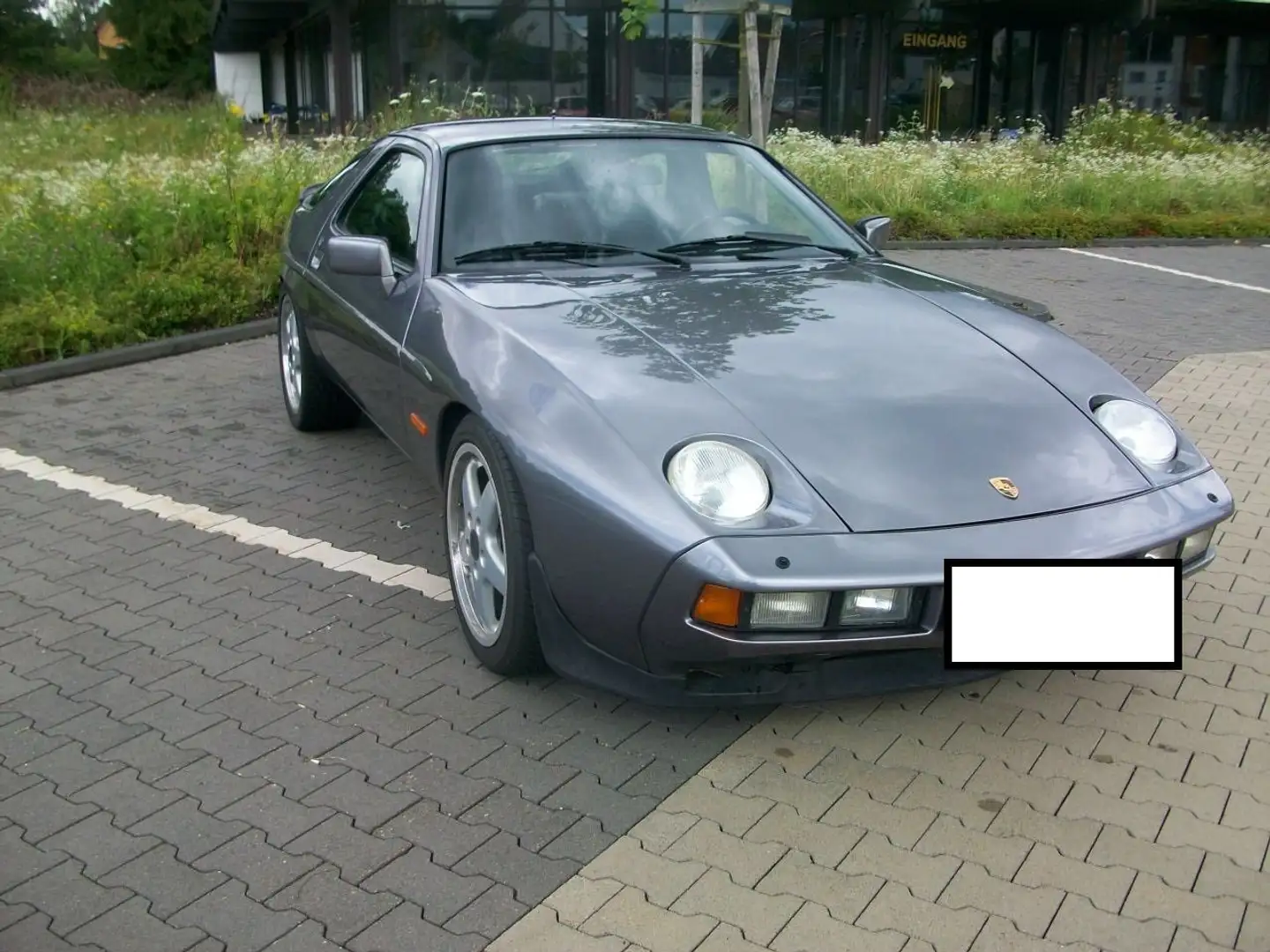 Porsche 928 S Grey - 1