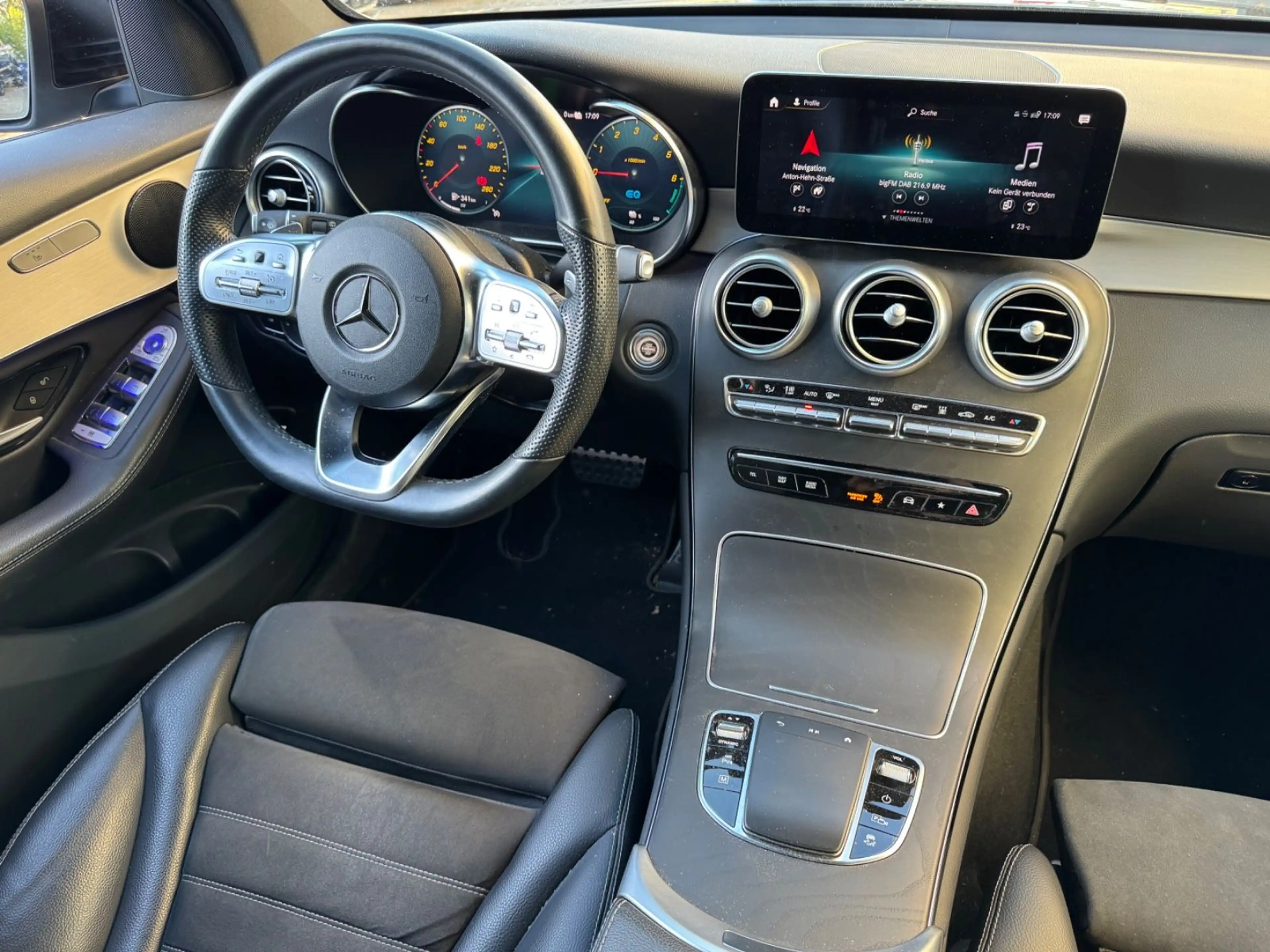 Mercedes-Benz GLC 300 de 4Matic AMG Line — photo 4