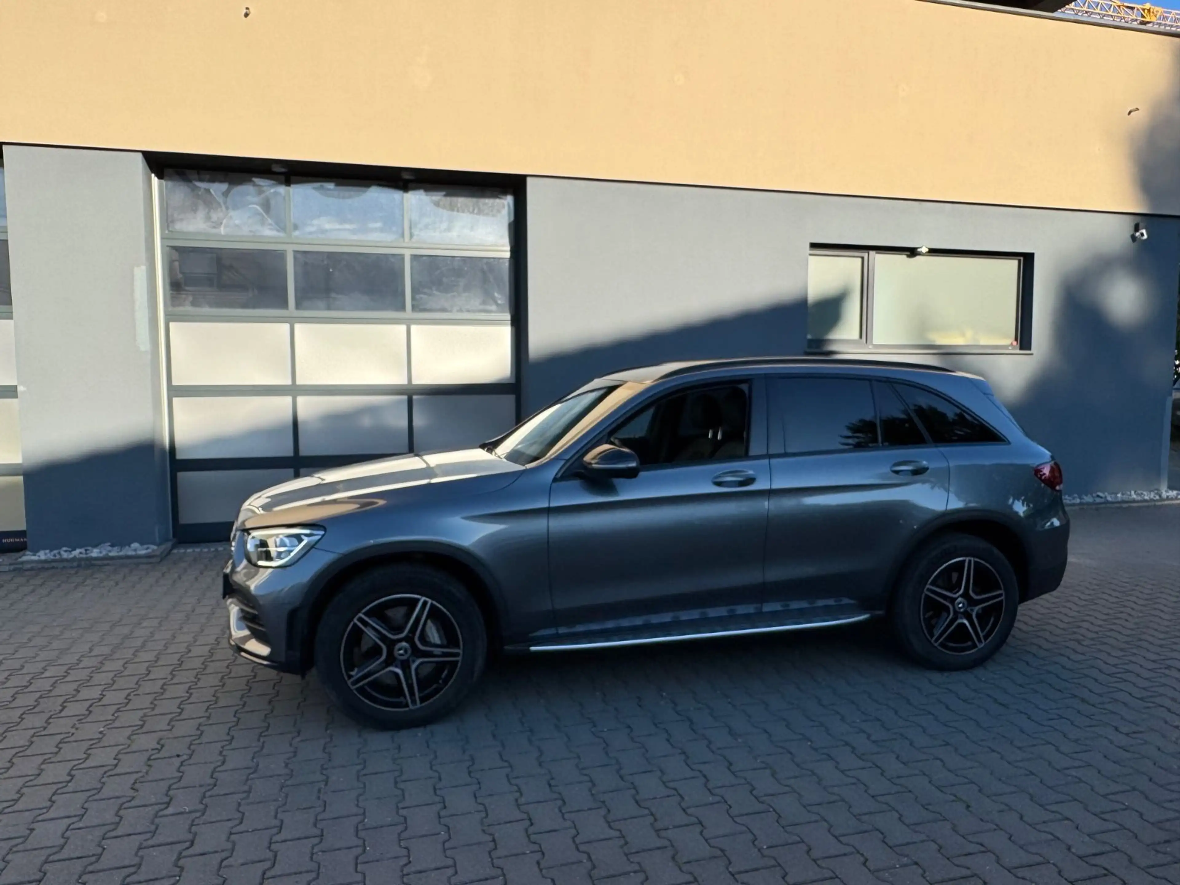 Mercedes-Benz GLC 300 de 4Matic AMG Line — photo 2