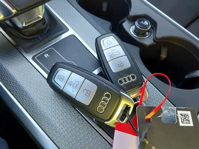 Audi A6 view 13