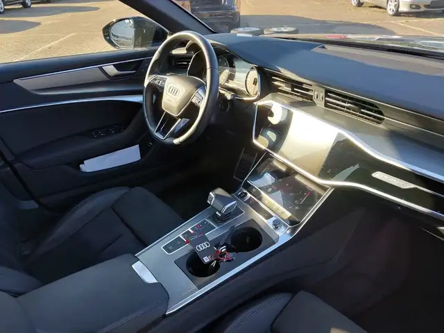 Audi A6 view 11