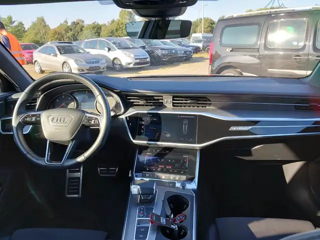 Audi A6 view 10