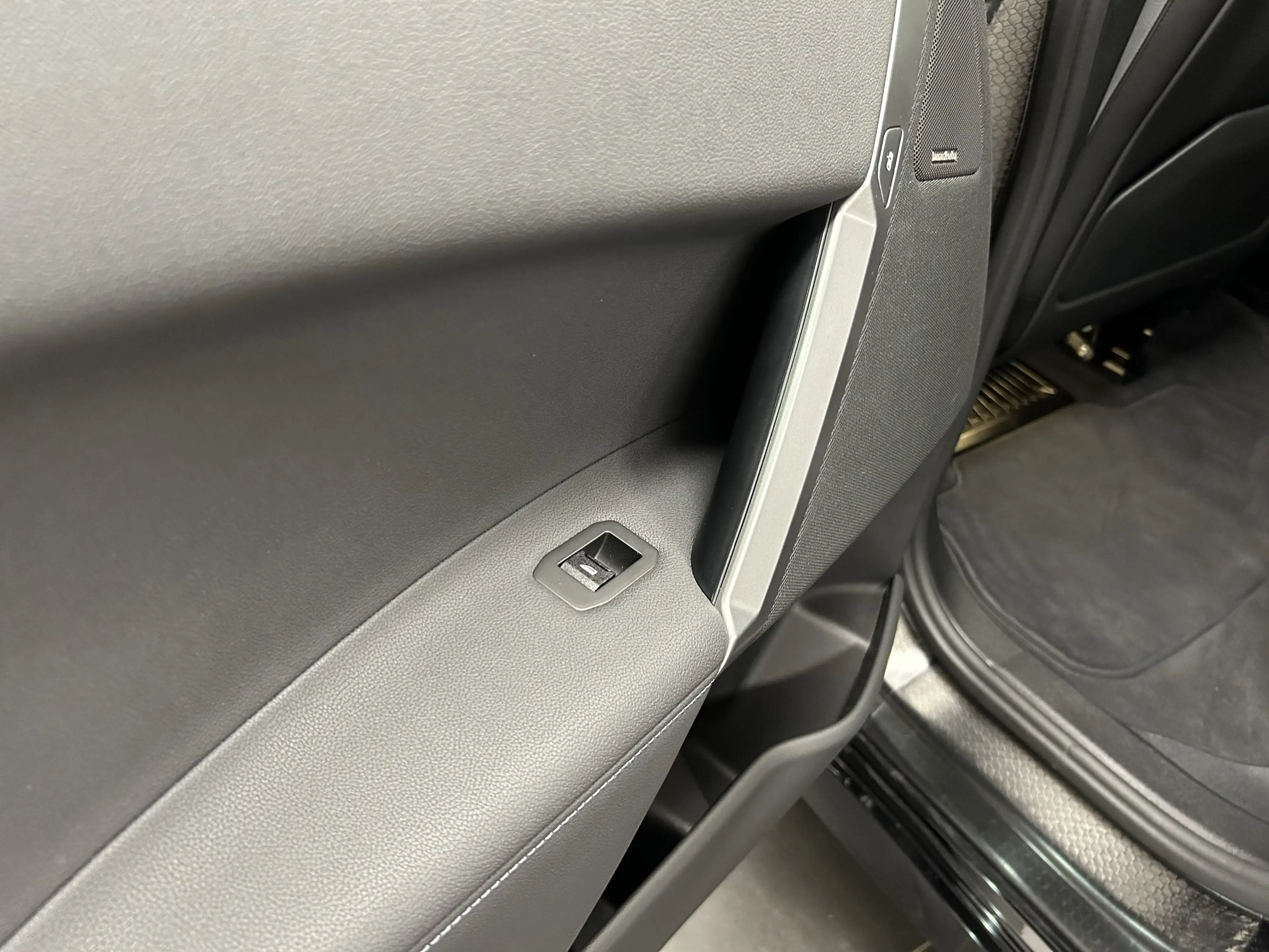 BMW iX xDrive45 M Sportpaket Harman/Kardon AHK DAB LED Ko — photo 14