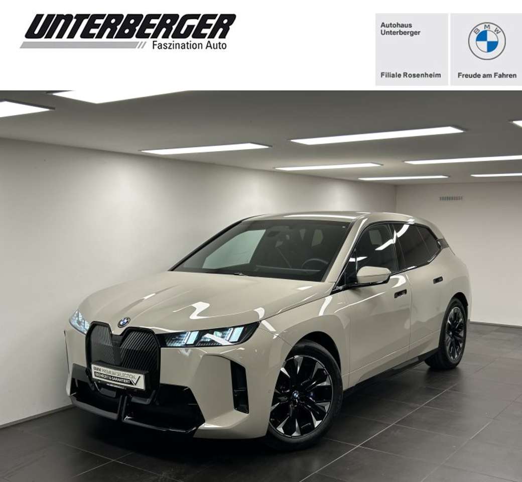 BMW iX — BMW iX xDrive45 M Sportpaket Harman/Kardon AHK DAB LED Ko