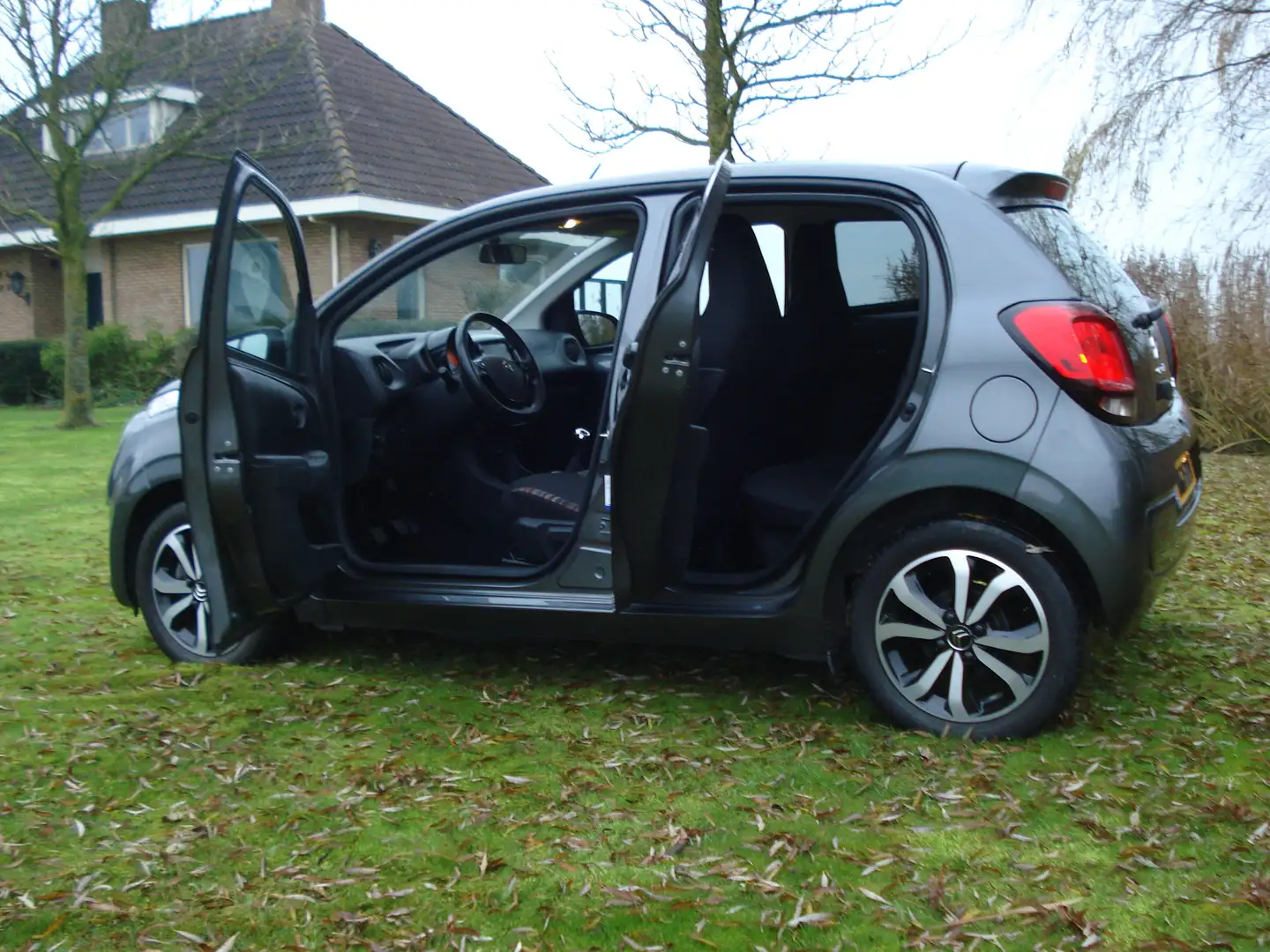 Citroen C1 1.0 VTi Elle Grijs - 2