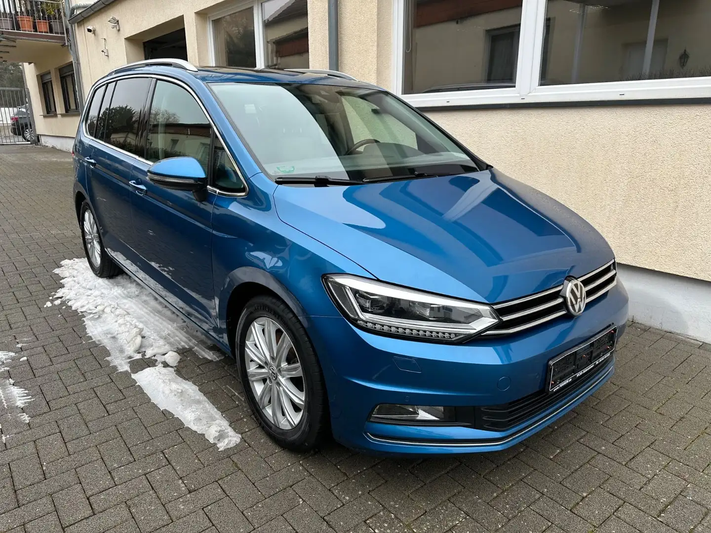 Volkswagen Touran 2.0 TDI DSG Highline BMT Motorschaden Bleu - 1