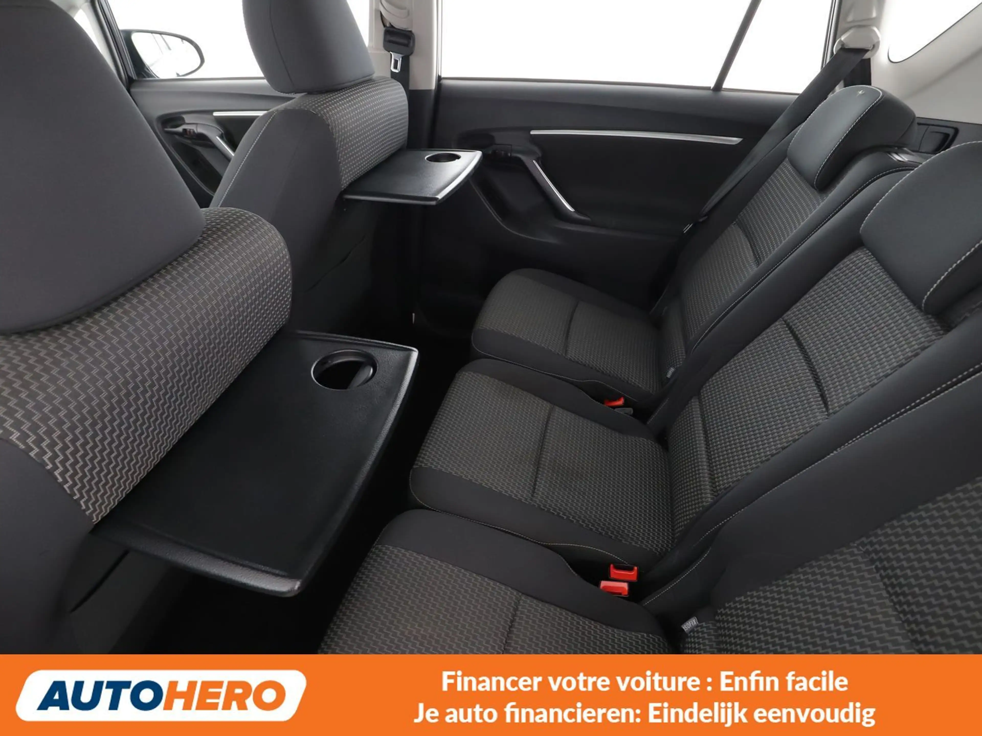 Toyota Verso 1.6 D-4D Comfort — photo 15