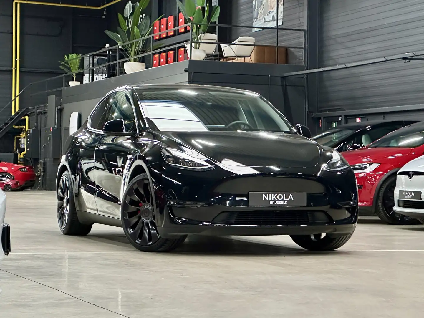 Tesla Model Y PERFORMANCE - RED BRAKES - AUTOPILOT Noir - 1