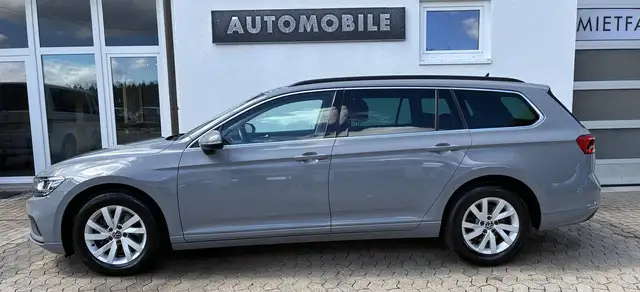 Volkswagen Passat view 5