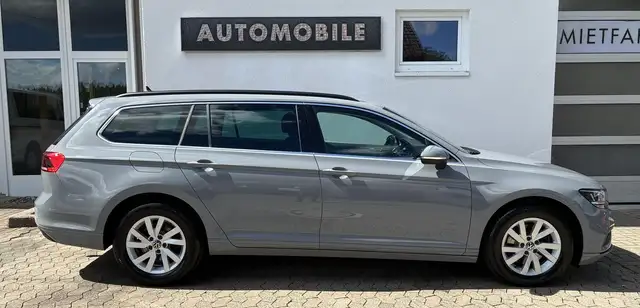 Volkswagen Passat view 6
