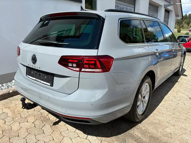 Volkswagen Passat view 7