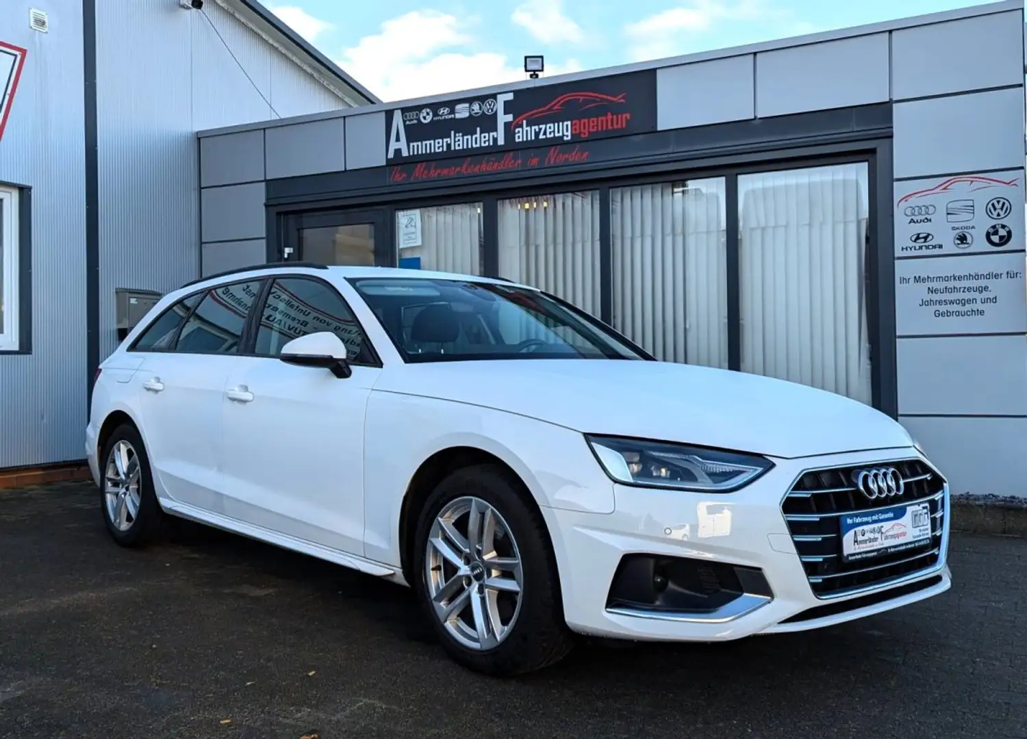 Audi A4 Avant 35 TDI S tronic *Navi*SHZ*17 Zoll* Automatik - 2