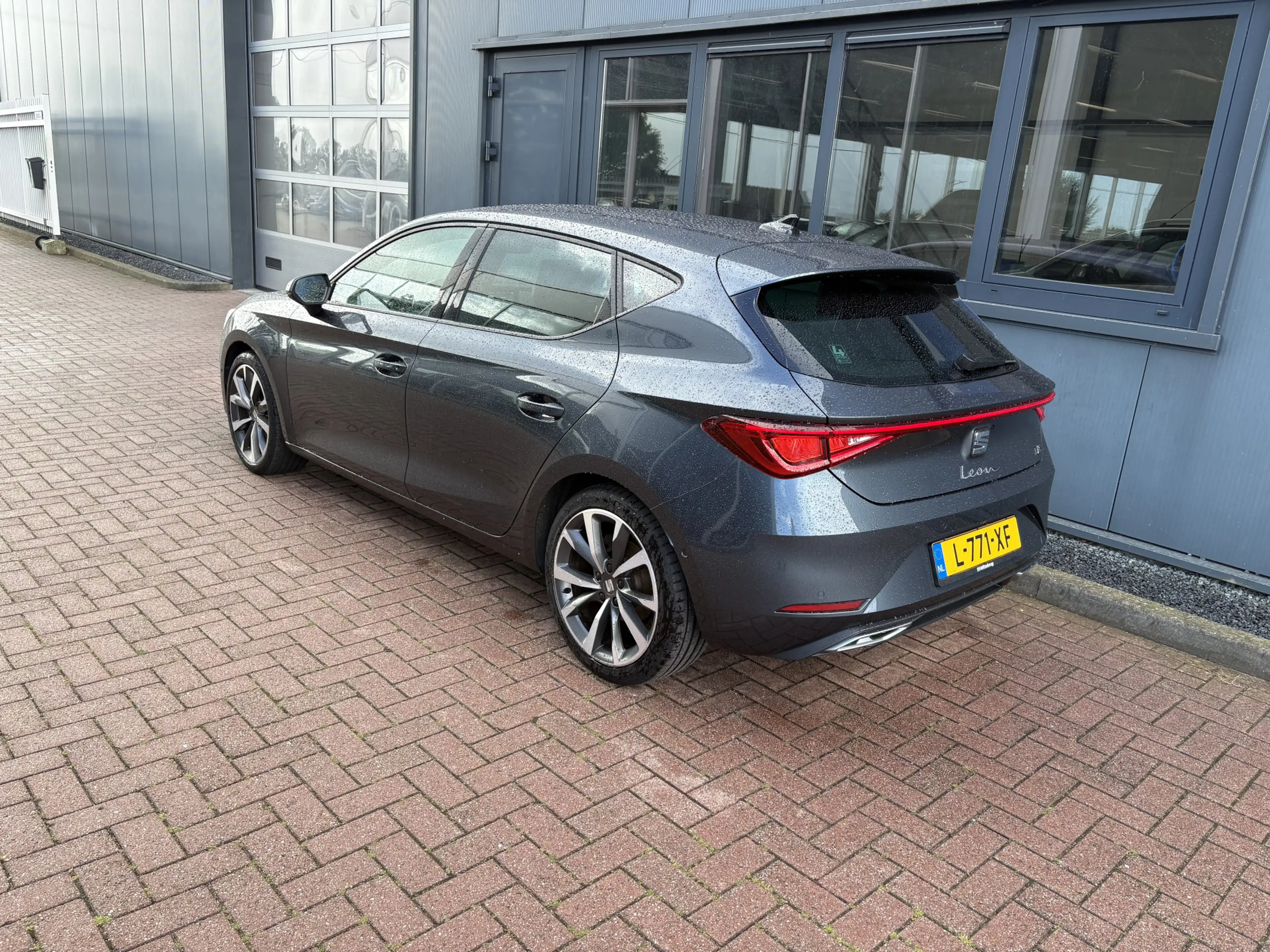 SEAT Leon 1.5 eTSi DSG 150pk FR Bns. Intense KEYLESS/CAMERA/ — photo 3