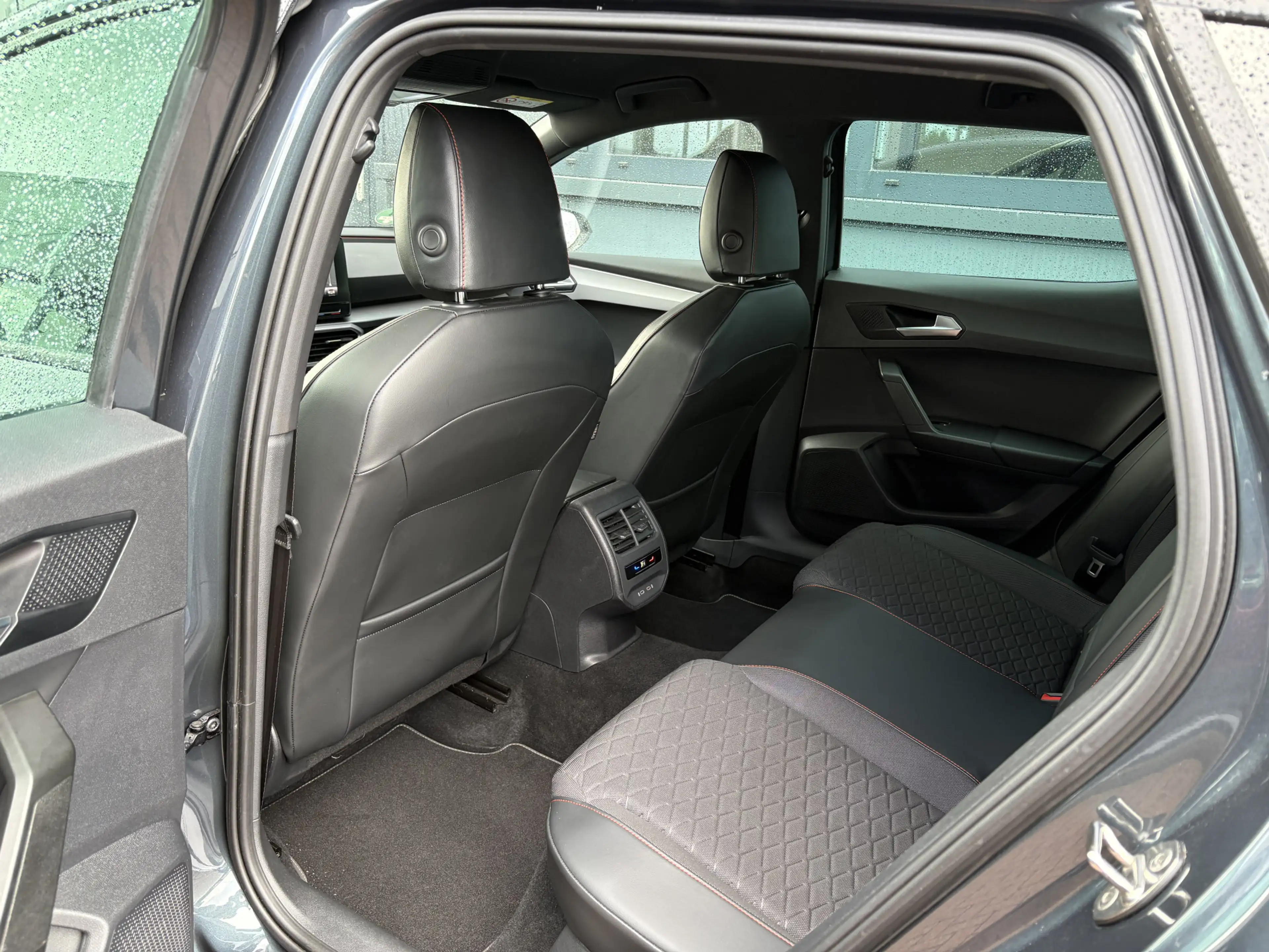 SEAT Leon 1.5 eTSi DSG 150pk FR Bns. Intense KEYLESS/CAMERA/ — photo 9