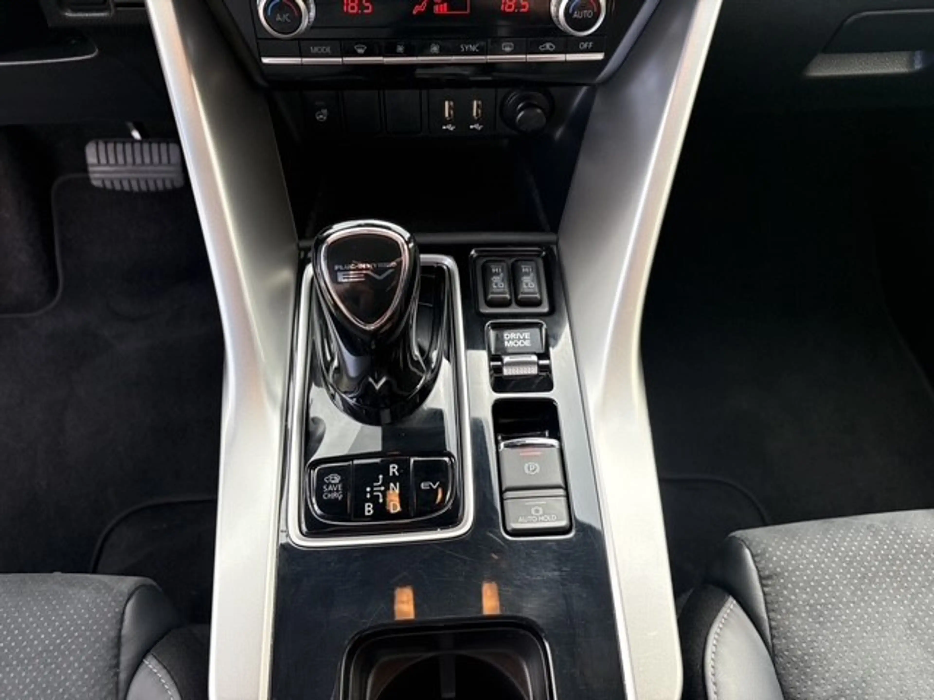 Mitsubishi Eclipse Cross 2.4 PHEV Executive | Navi \ Camera | Cruise | 24.1 — photo 15