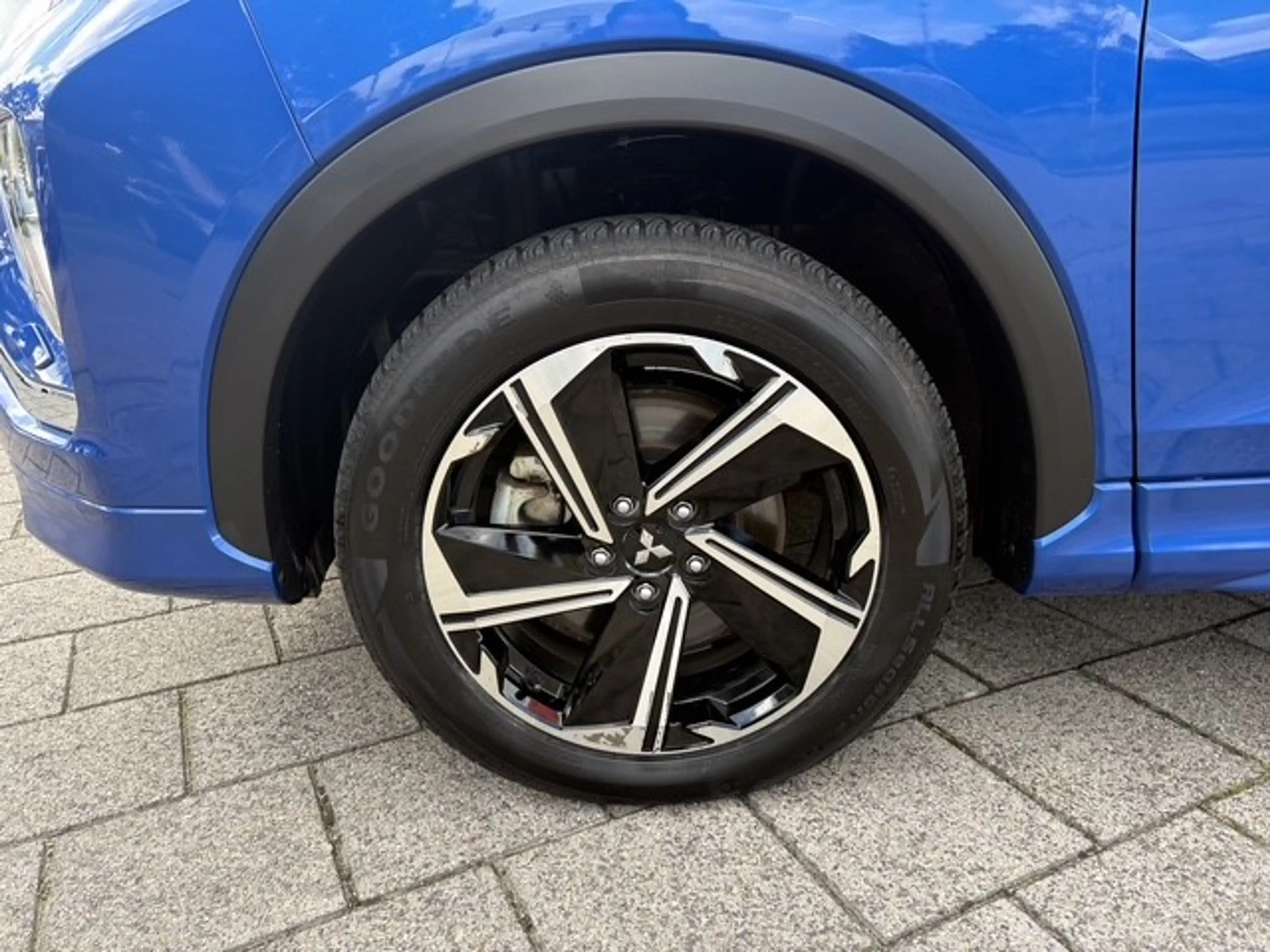 Mitsubishi Eclipse Cross 2.4 PHEV Executive | Navi \ Camera | Cruise | 24.1 — photo 8
