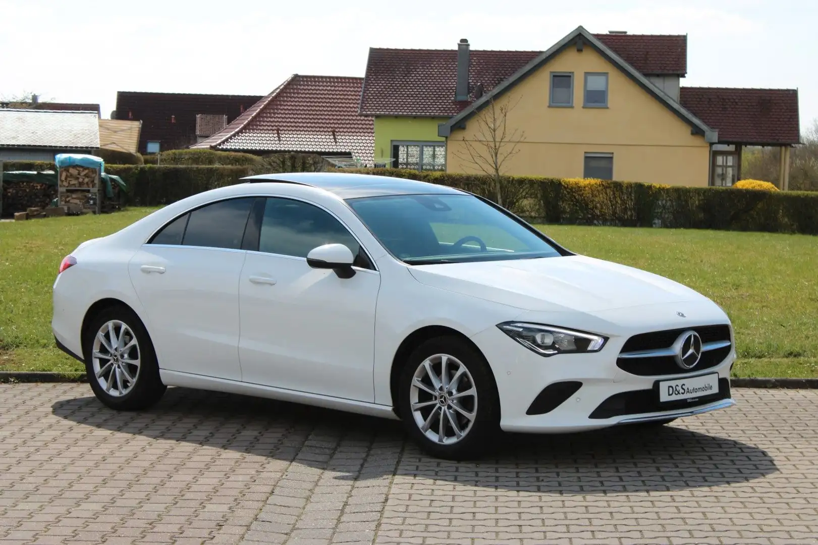 Mercedes-Benz CLA 180 Coupé *PANO*KAM*LED*Parkaut.*dig.cockpit Weiß - 1