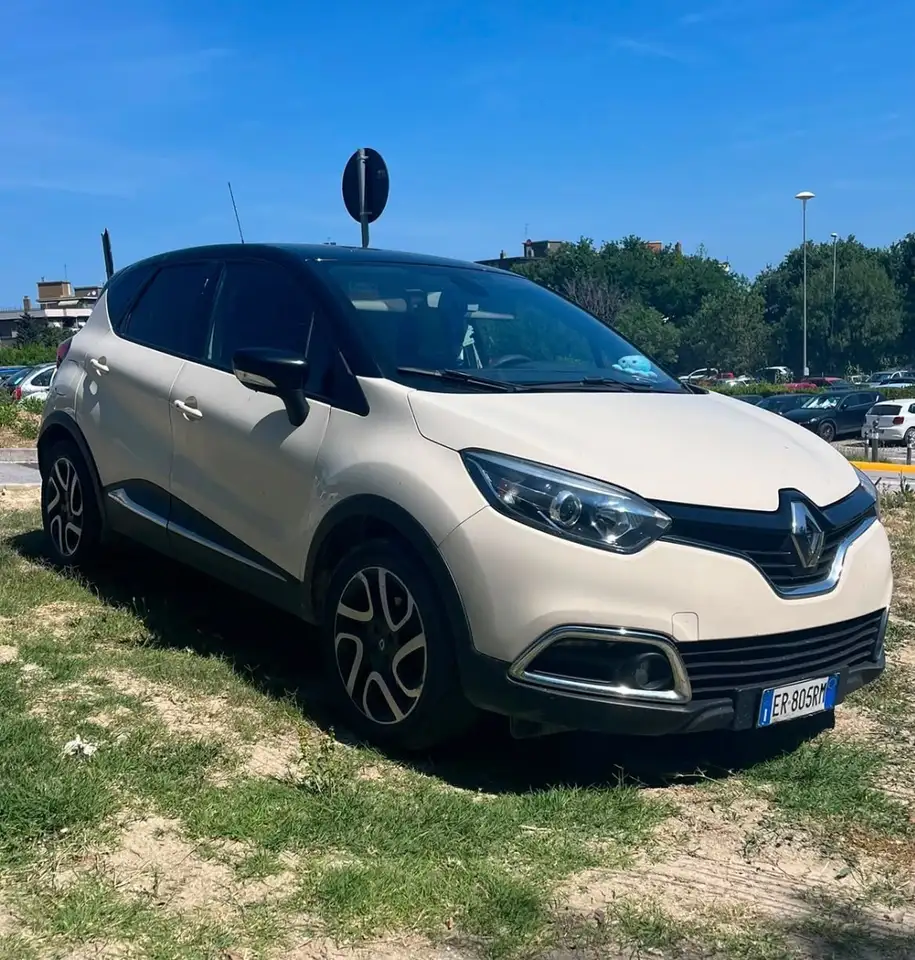Renault Captur 1.5 dci energy R-Link s&s 90cv — photo 1 of 2