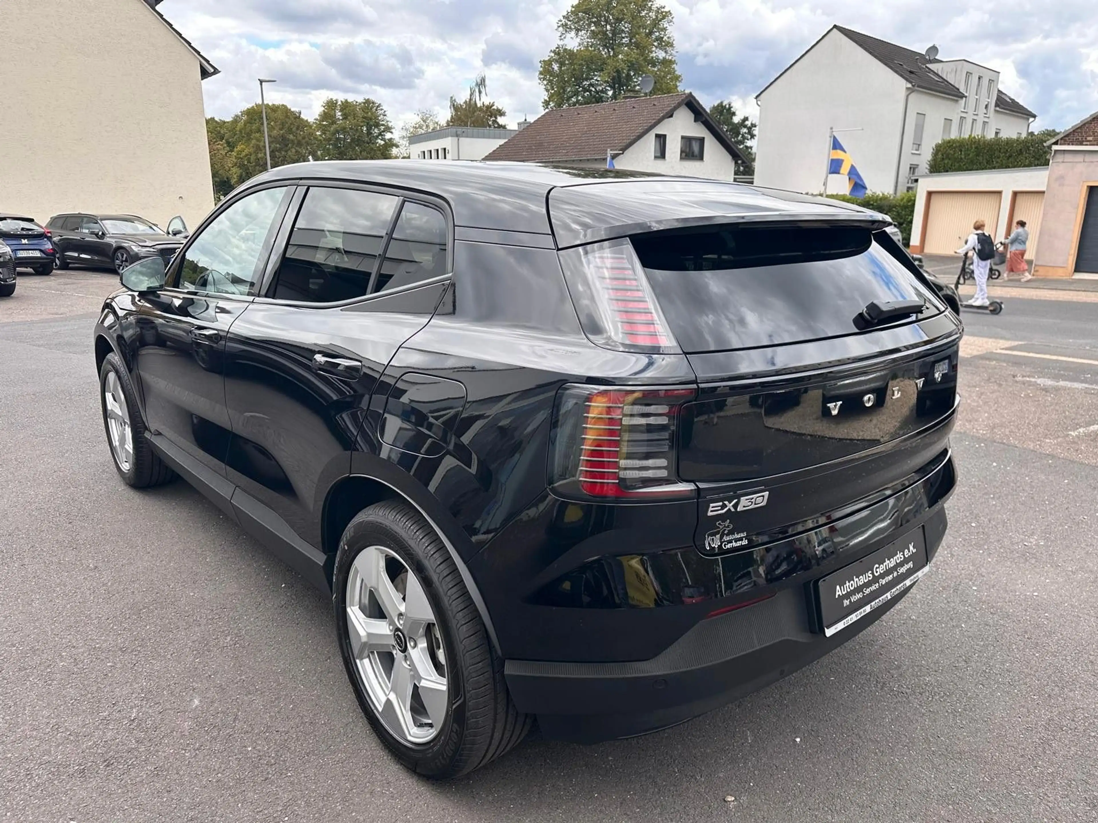 Volvo EX30 RWD Plus,ACC,BLIS,WP,Kamera,H&K,Winterpaket — photo 10