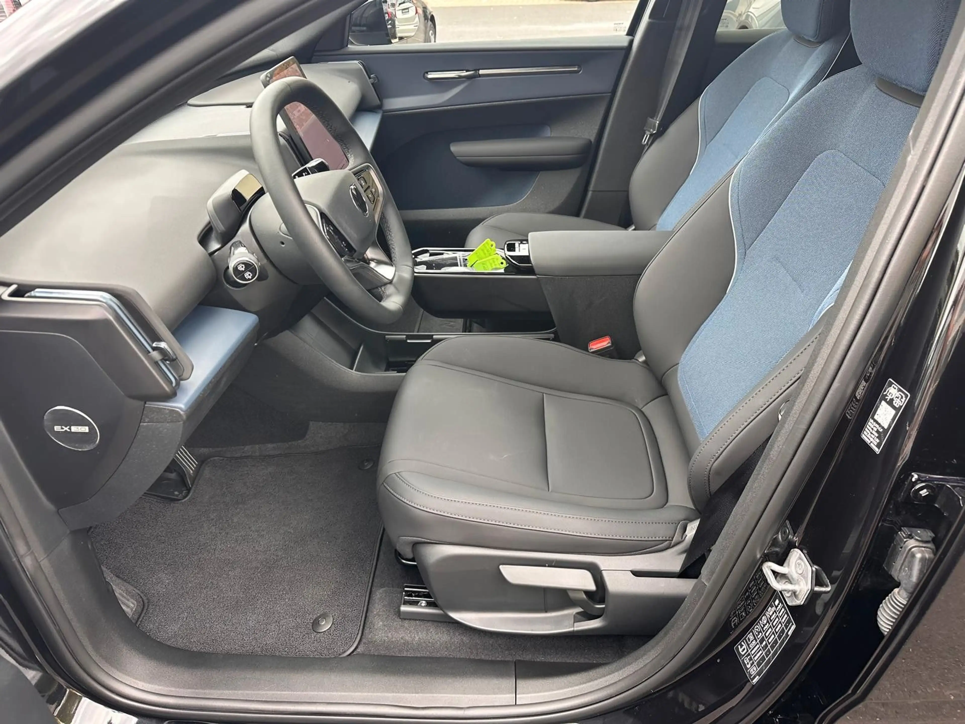 Volvo EX30 RWD Plus,ACC,BLIS,WP,Kamera,H&K,Winterpaket — photo 14