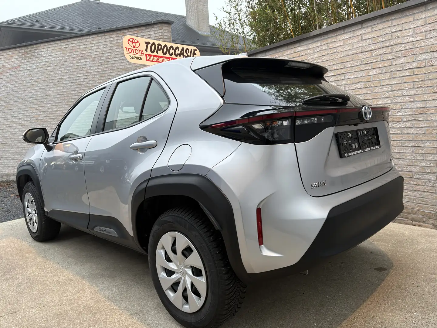 Toyota Yaris Cross 1.5i VVT-i DYNAMIC HYBRID AT/ 19999KM/ €19700++ Argent - 2