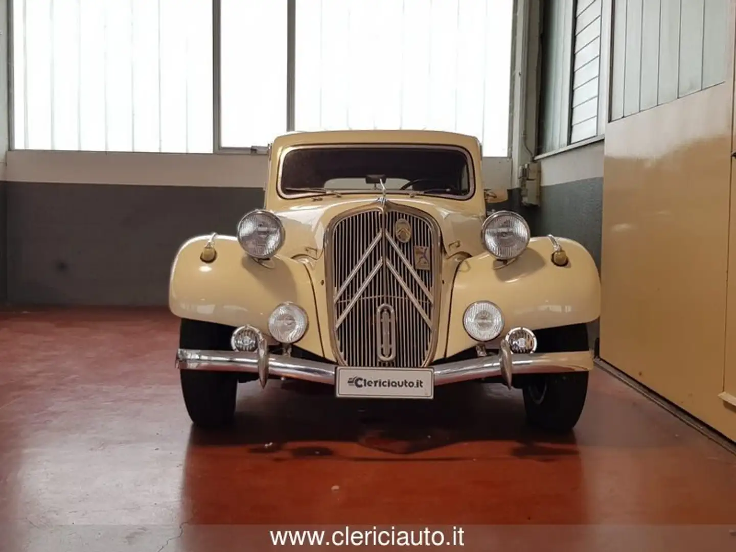 Citroen Traction 11 B Beżowy - 2