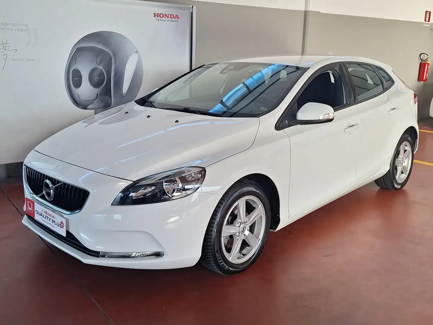 Volvo V40 V40 II 2012 2.0 d2 Kinetic my18 Blanc - 1
