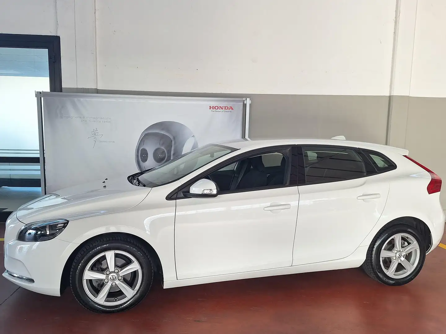 Volvo V40 V40 II 2012 2.0 d2 Kinetic my18 Blanc - 2