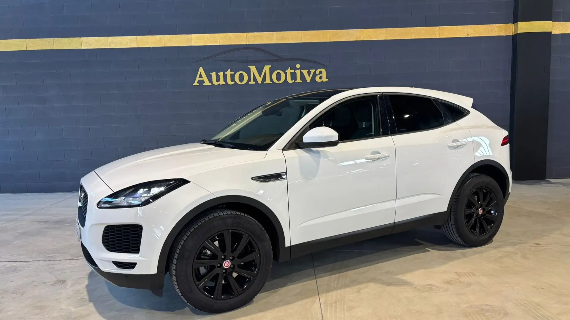 Jaguar E-Pace E-Pace 2017 2.0d Dynamic SE awd 150cv auto my19 Blanc - 1