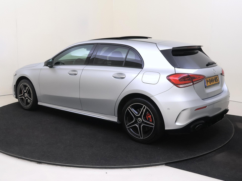 Mercedes-Benz A 250 e Premium Plus Panoramadak / Nightpakket / Parkeer — photo 3