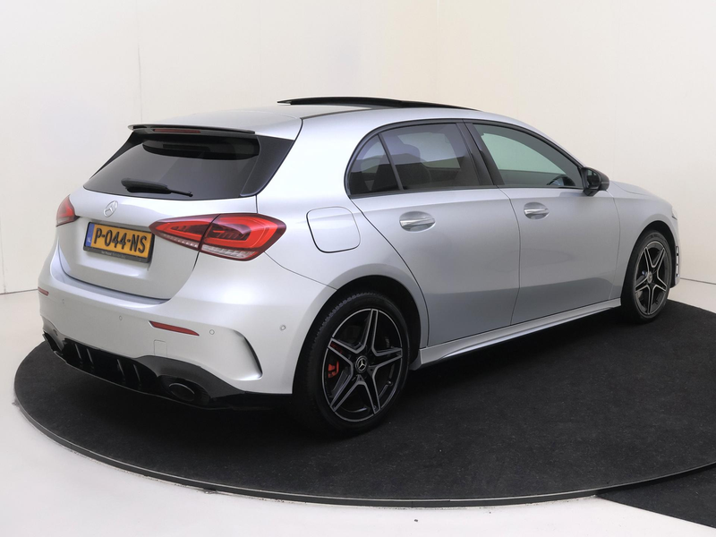 Mercedes-Benz A 250 e Premium Plus Panoramadak / Nightpakket / Parkeer — photo 4