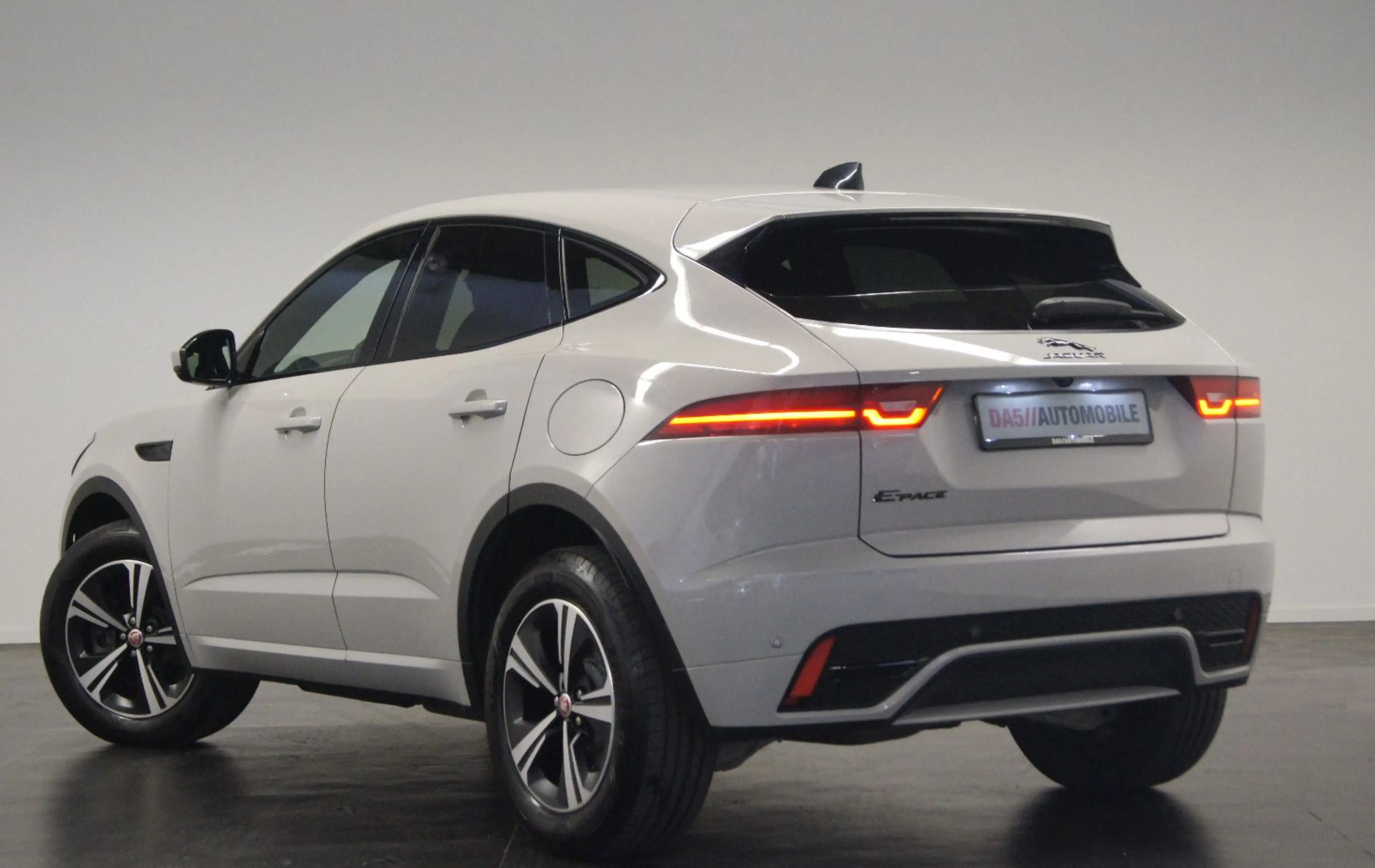 Jaguar E-Pace E-PACE R-Dynamic S AWD Plug-In Hybrid|BLACKP|MEM — photo 11