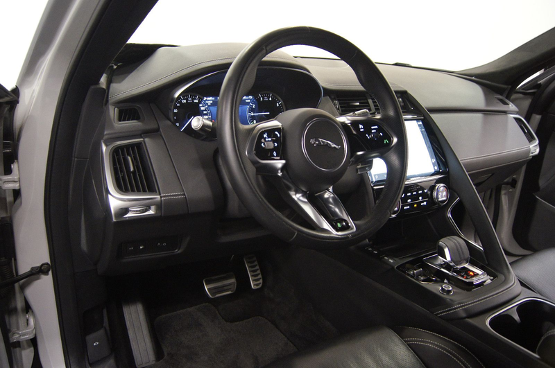 Jaguar E-Pace E-PACE R-Dynamic S AWD Plug-In Hybrid|BLACKP|MEM — photo 6