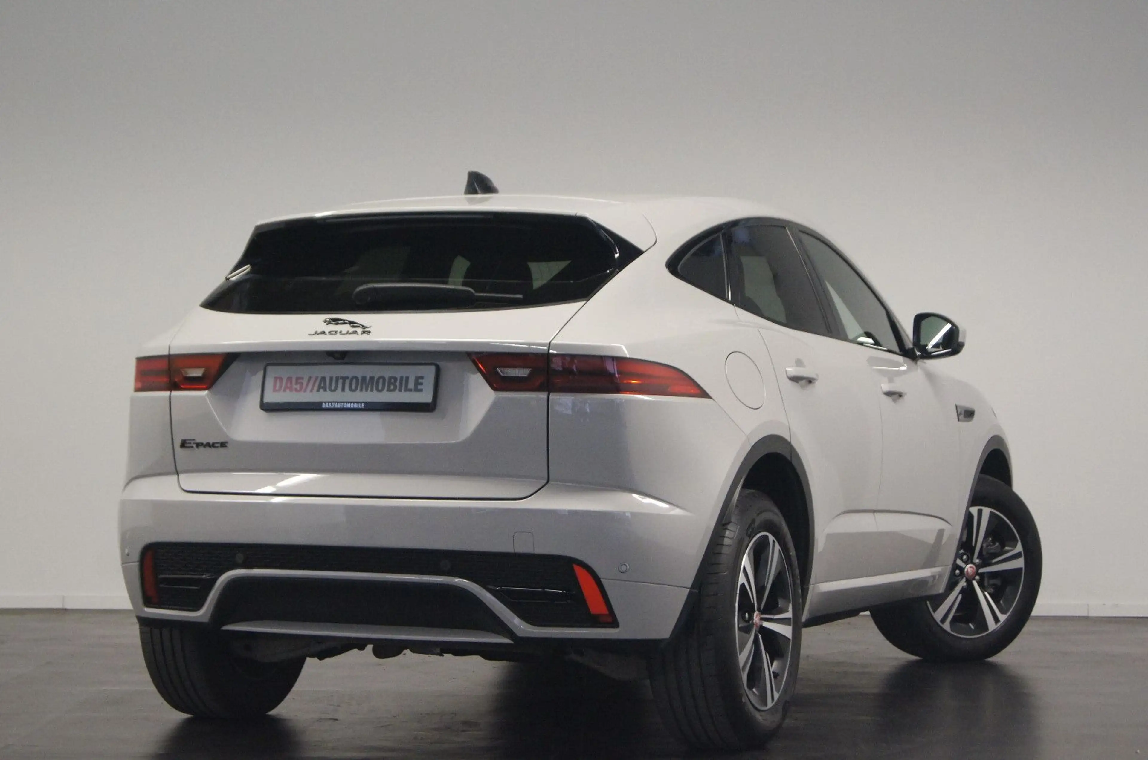 Jaguar E-Pace E-PACE R-Dynamic S AWD Plug-In Hybrid|BLACKP|MEM — photo 7