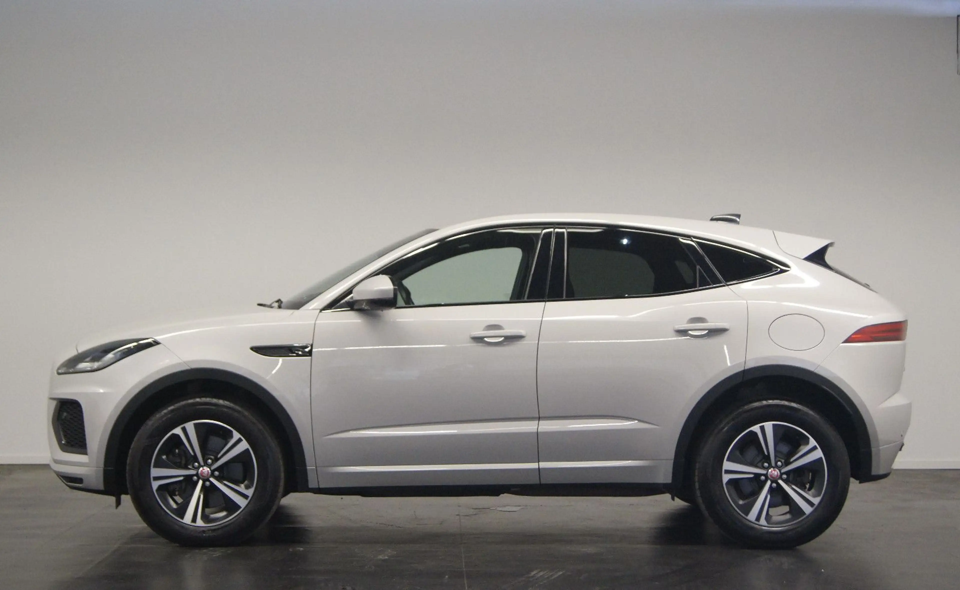 Jaguar E-Pace E-PACE R-Dynamic S AWD Plug-In Hybrid|BLACKP|MEM — photo 3