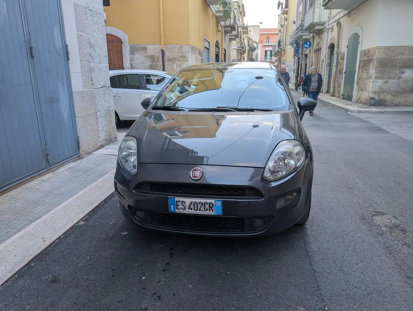 Fiat Punto 12/2012 5p 1.4 easypower Lounge Gpl Gris - 2