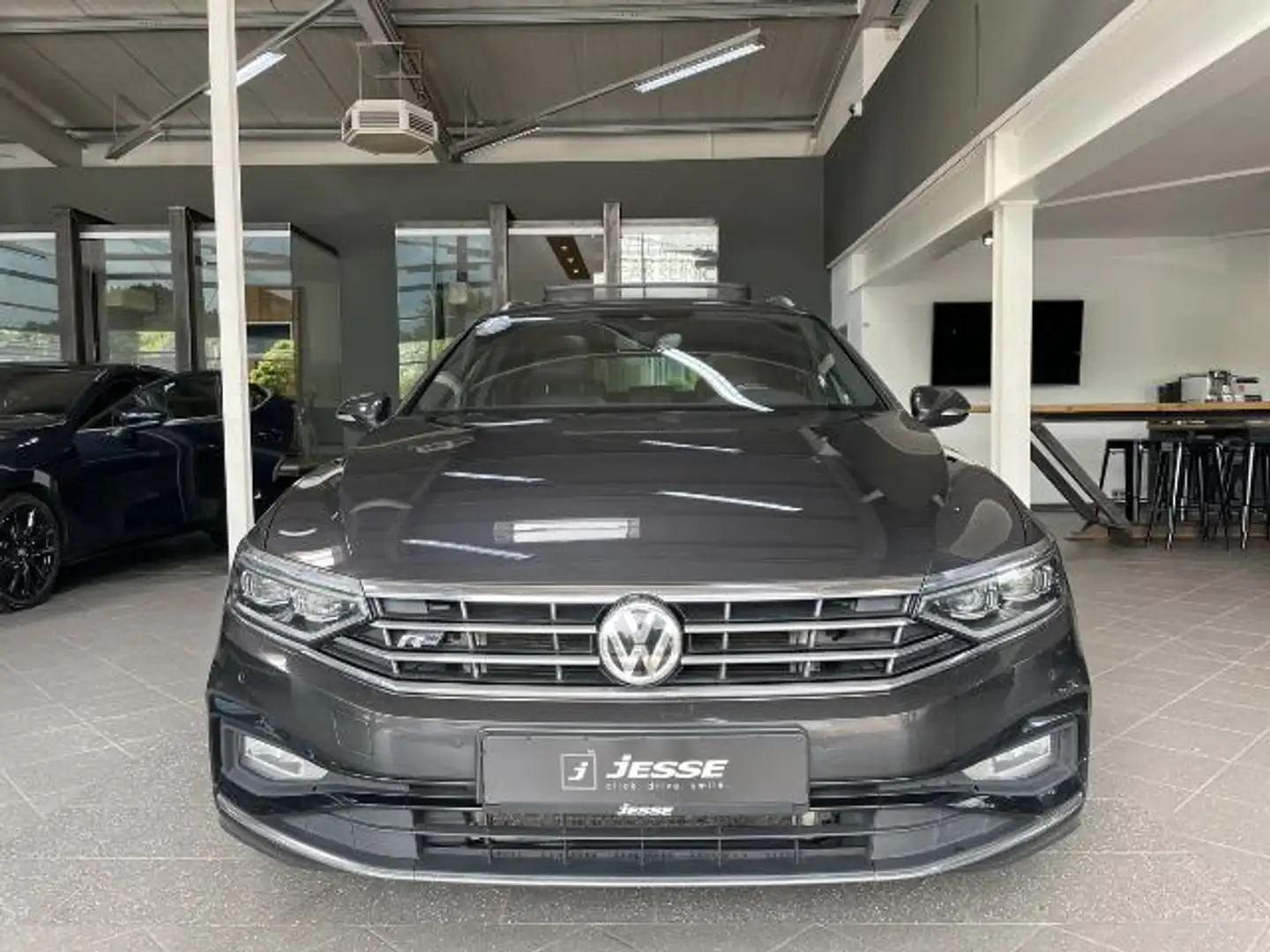 Volkswagen Passat Variant 4M 2.0 TDI R-Line Matrix Navi Virtual AHK Grau - 2