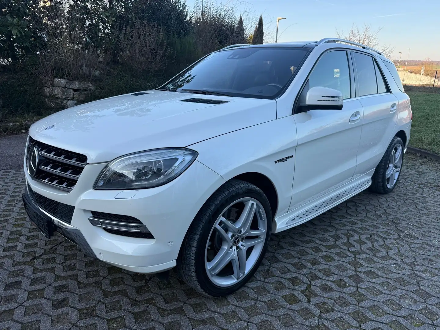 Mercedes-Benz ML 500 M-Klasse 4MATIC (BlueEFFICIENCY) 7G-TRONIC Weiß - 1