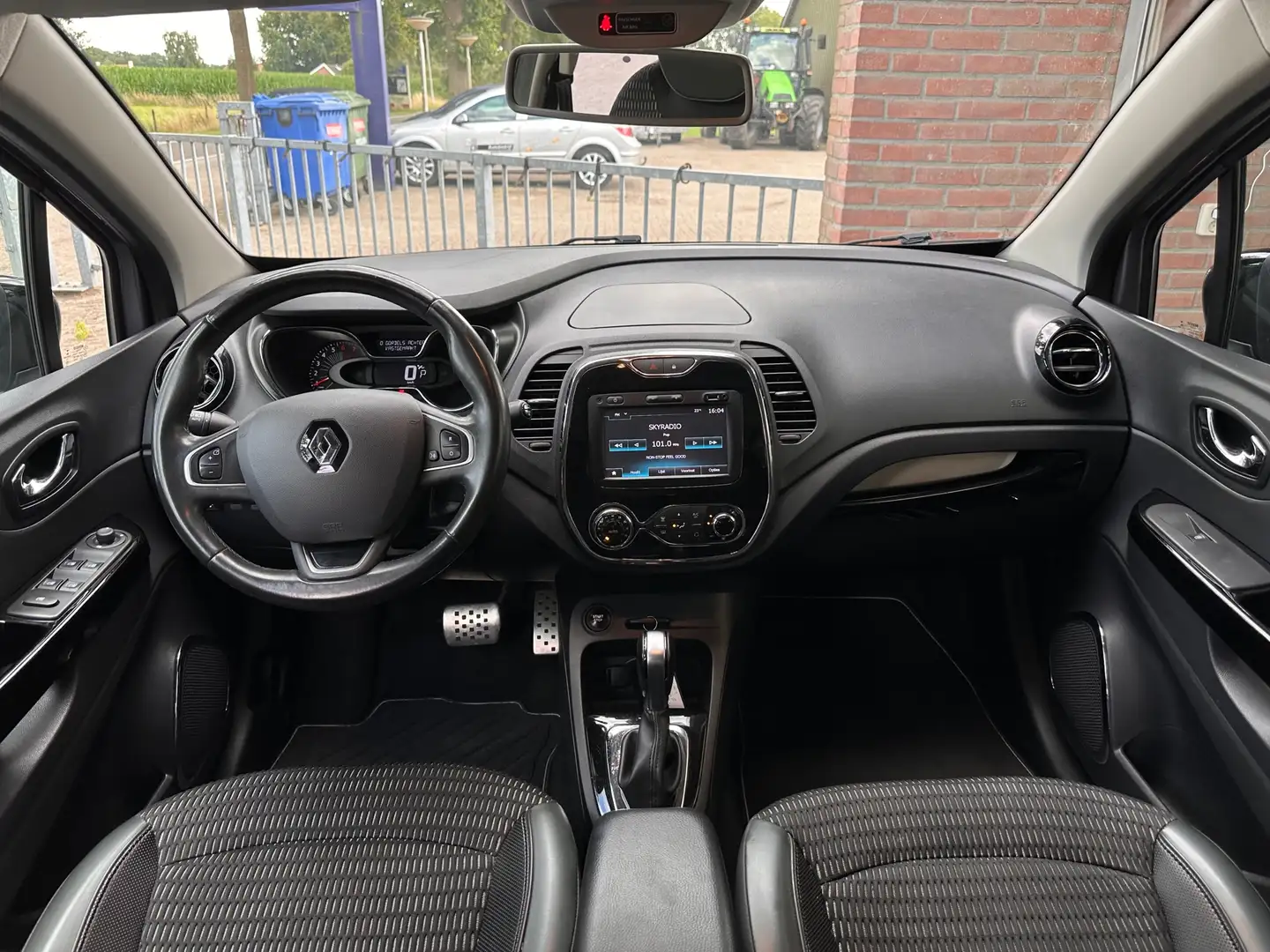 Renault Captur 1.2 TCe Automaat Dynamique Grijs - 2