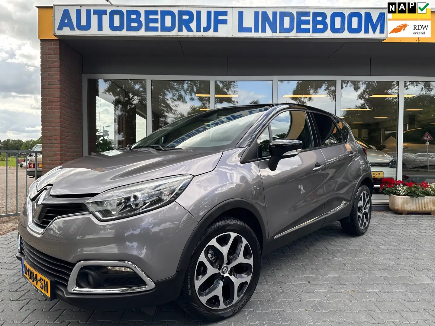 Renault Captur 1.2 TCe Automaat Dynamique Grijs - 1