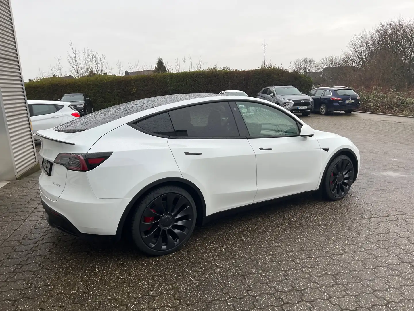Tesla Model Y Performance Dual Motor AWD 21-Zoll MWST ausweisbar Weiß - 2