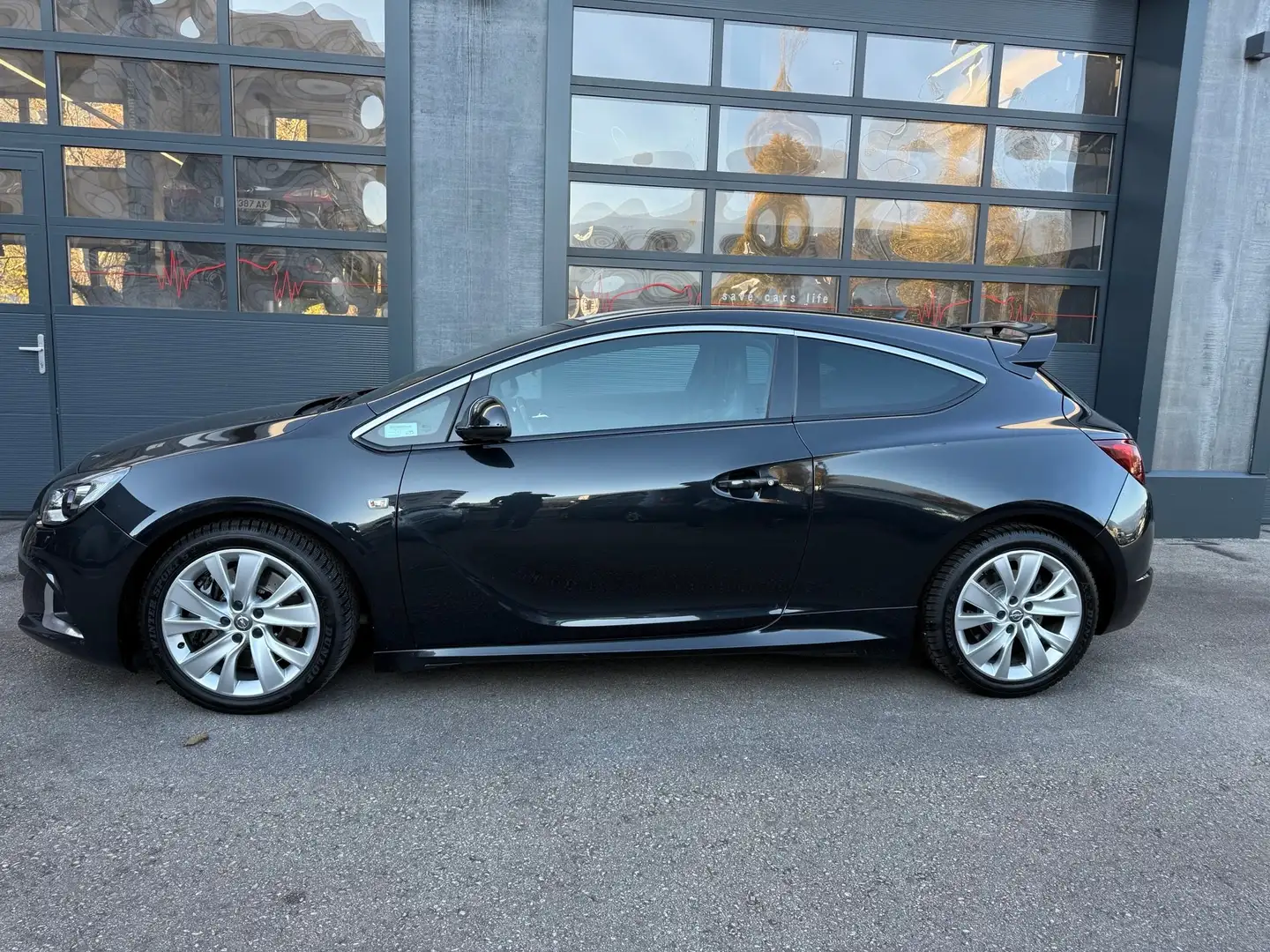 Opel Astra OPC Schwarz - 2